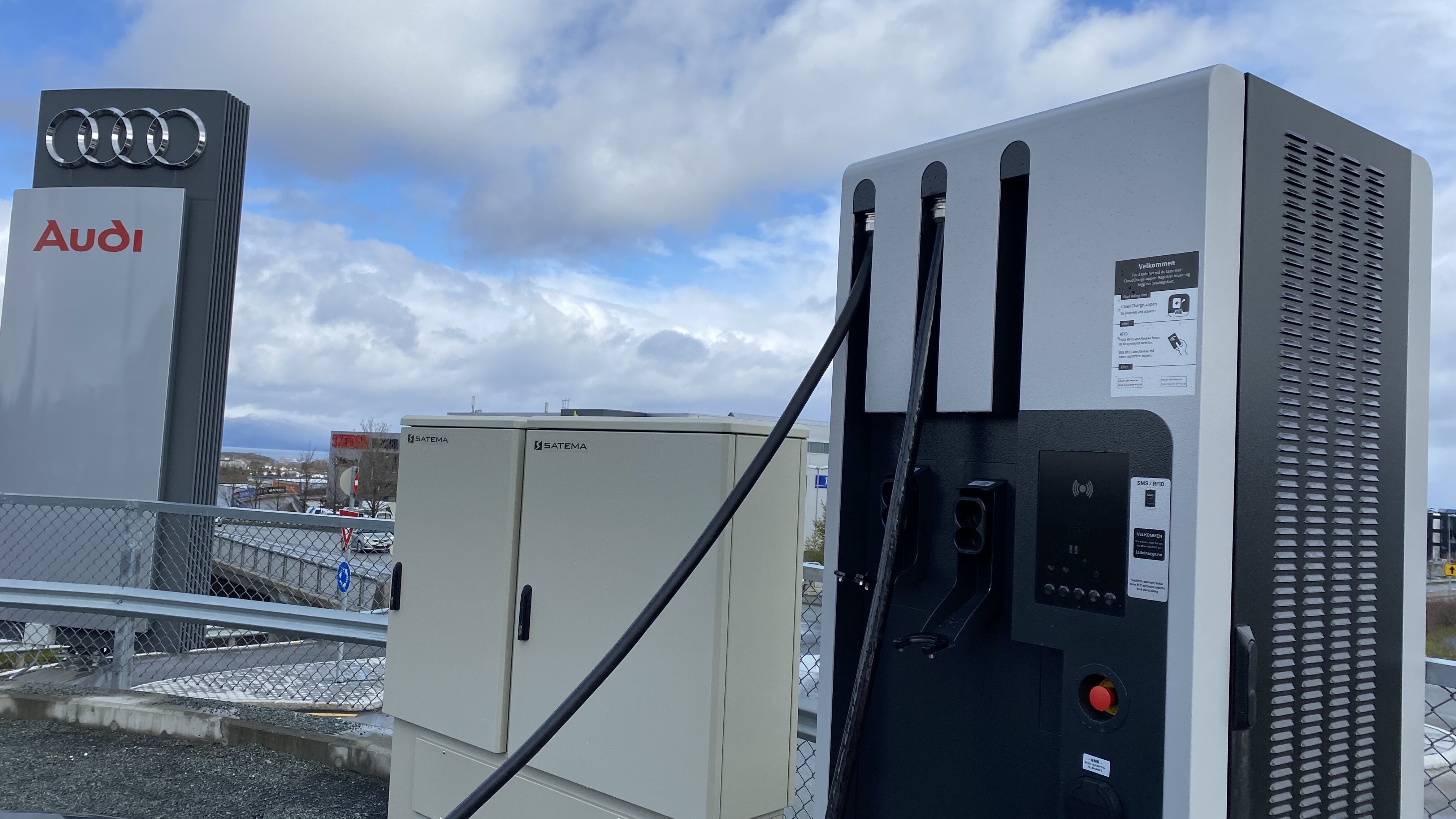 Ladestasjoner tilgjengelig hos Møller Bil Trondheim Ladestasjoner tilgjengelig hos Møller Bil Trondheim